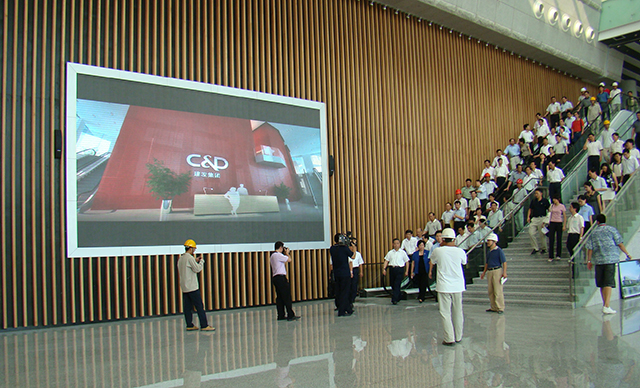 福建廈門會展中心P6室內(nèi)全彩LED顯示屏由上海智彩科技設計、安裝